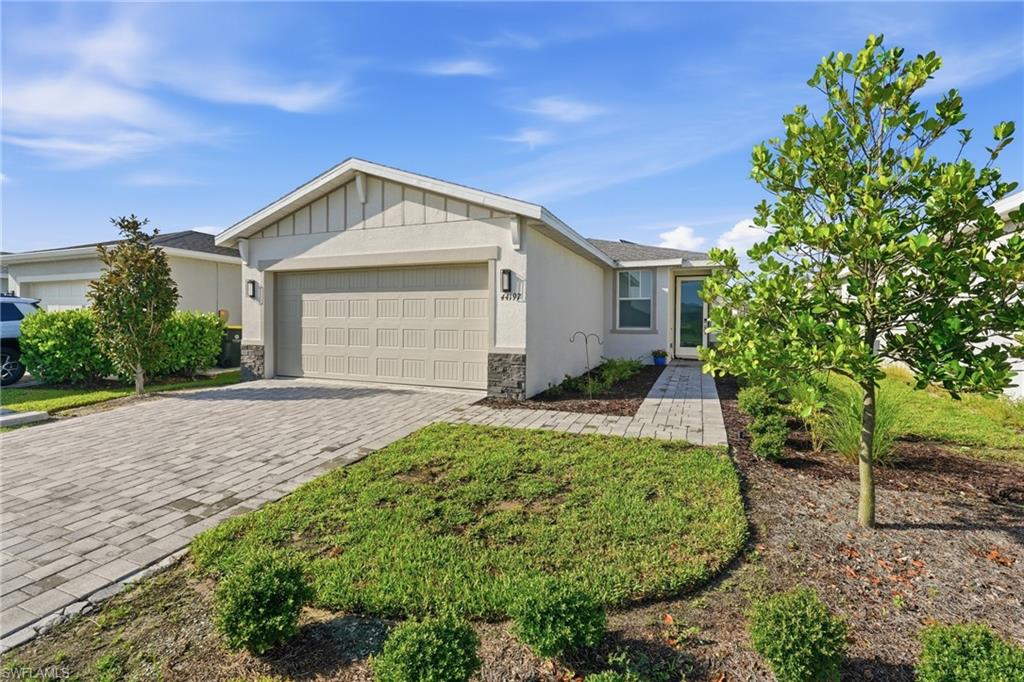 CRESCENT LAKES - Residential