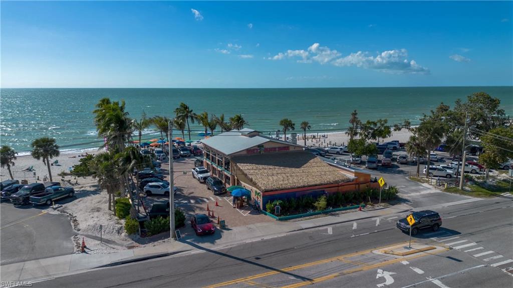 BEACH AND TENNIS CLUB - Residential