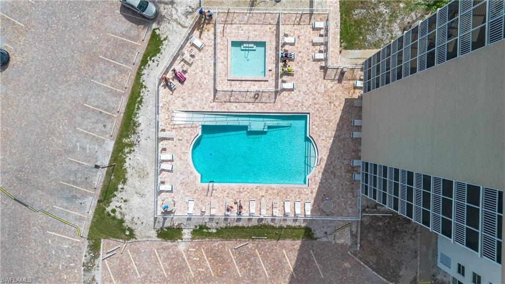 BEACH AND TENNIS CLUB - Residential