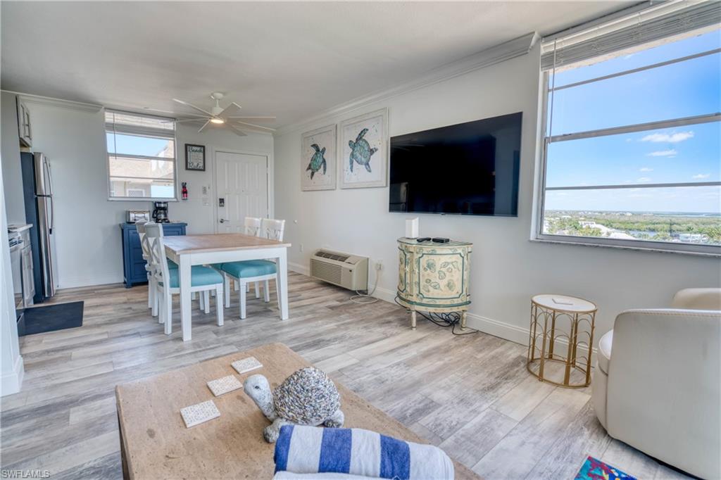 BEACH AND TENNIS CLUB - Residential