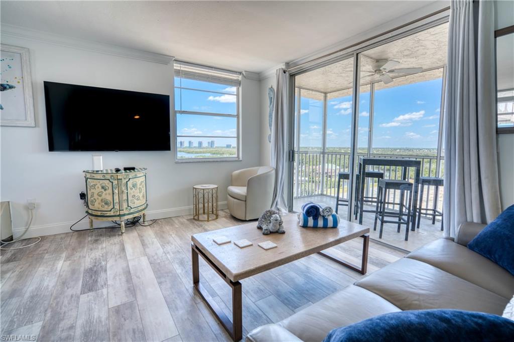 BEACH AND TENNIS CLUB - Residential