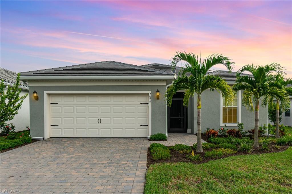 DEL WEBB OAK CREEK - Residential