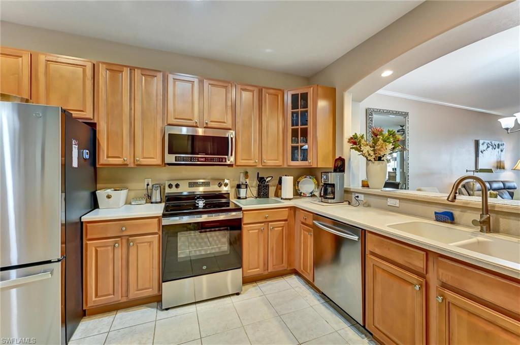 COLONY LAKES - Residential