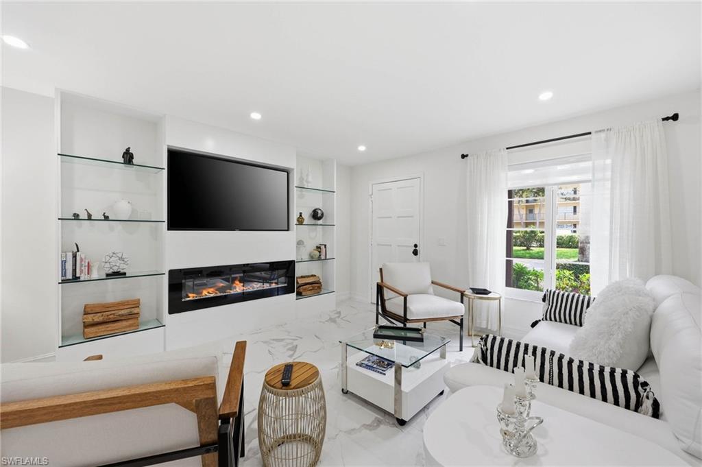 FOREST LAKES - Residential