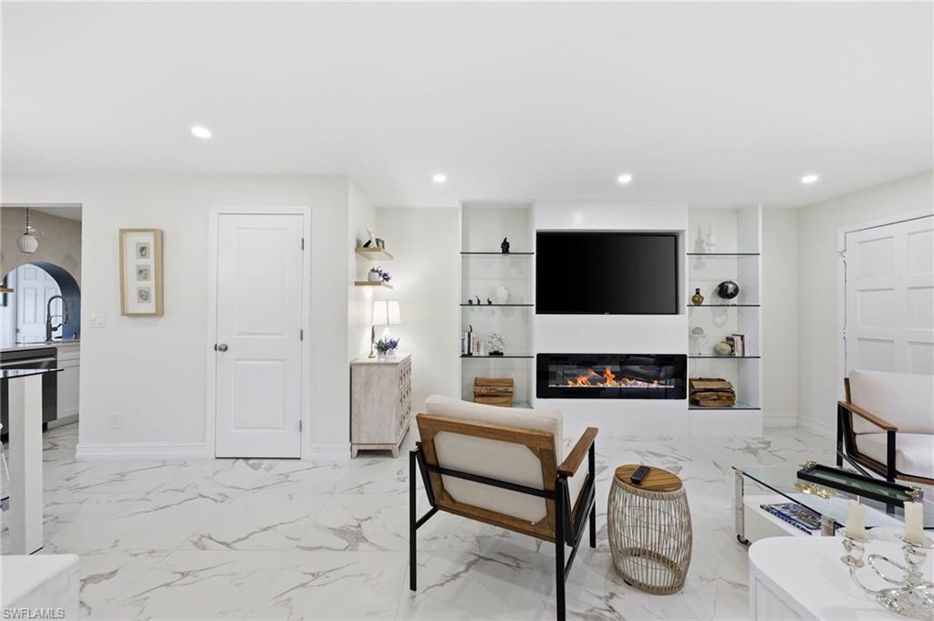 FOREST LAKES - Residential