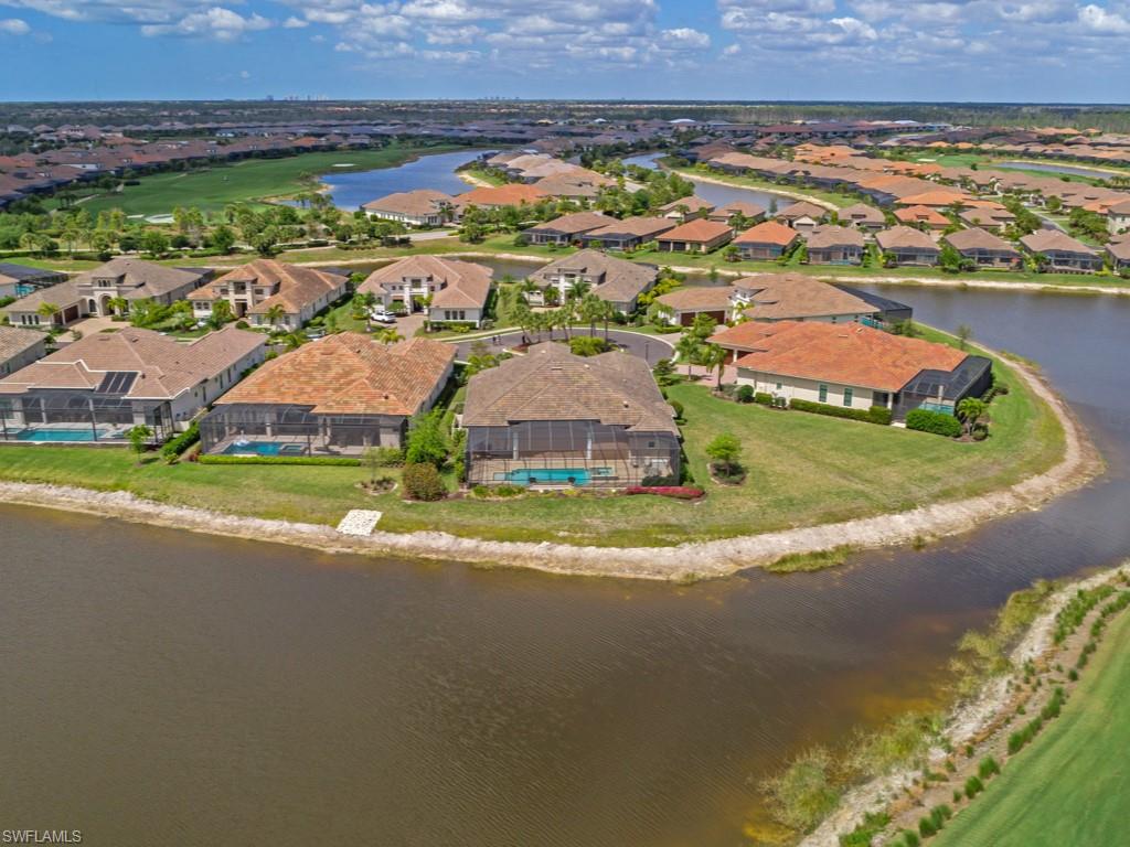 ESPLANADE - Residential