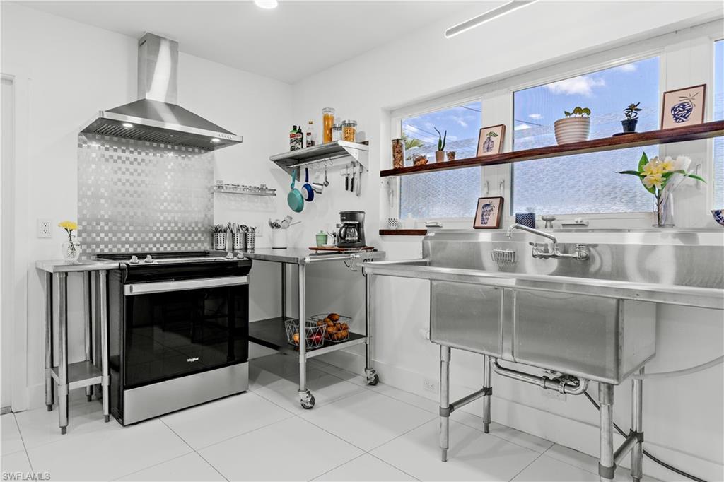 NORTH FORT MYERS - Residential
