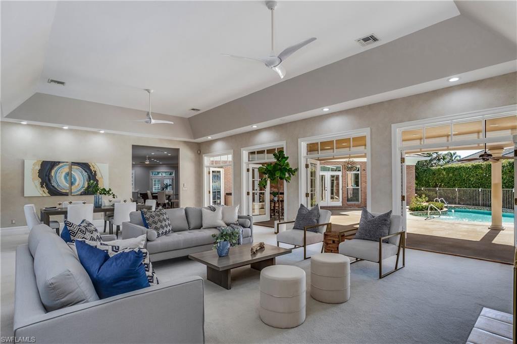 PELICAN BAY WOODS - Residential