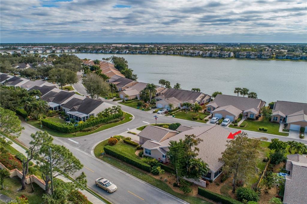 LAKESIDE VILLAS - Residential