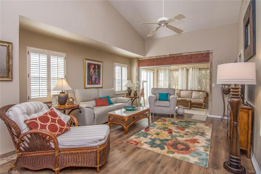 LAKESIDE VILLAS - Residential