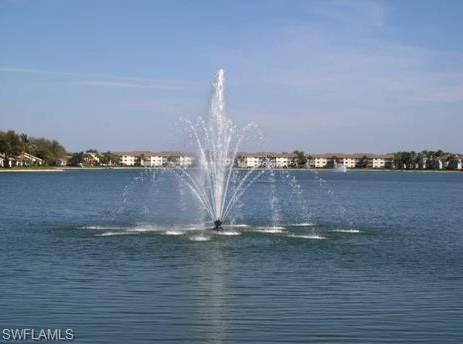 LAKESIDE VILLAS - Residential