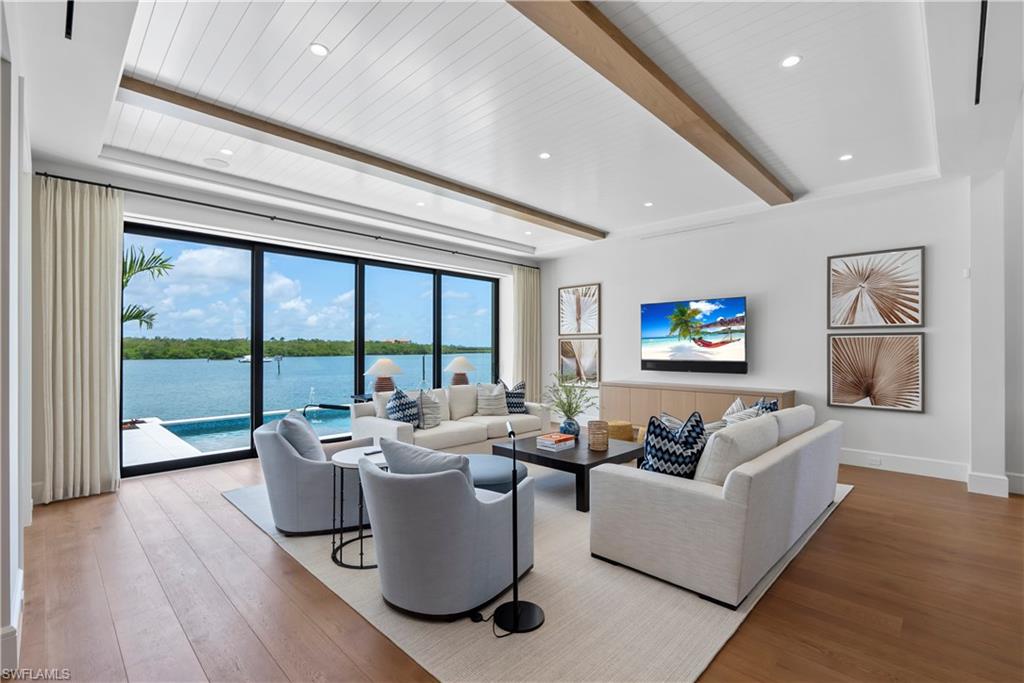 ROYAL HARBOR - Residential