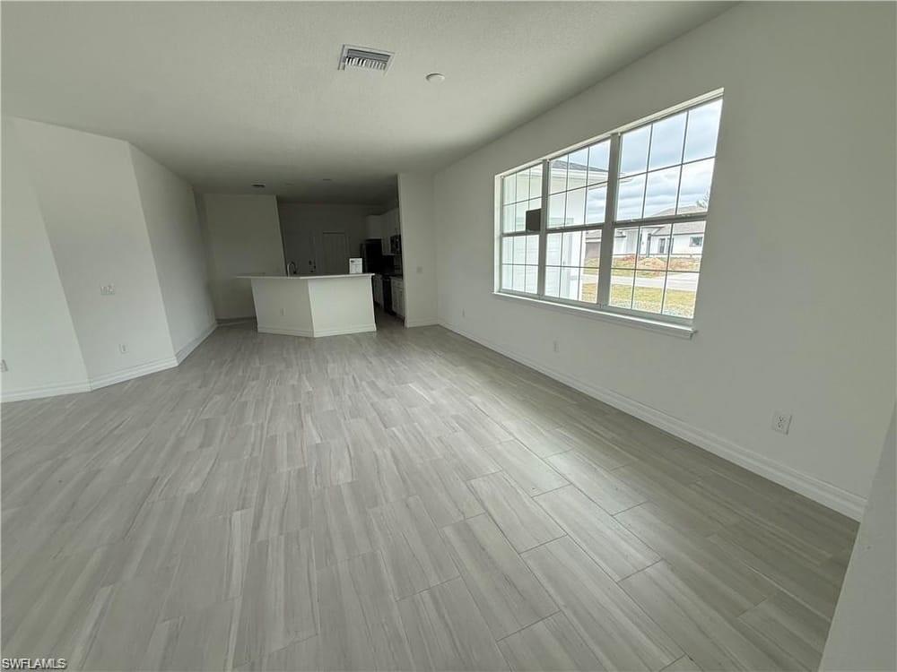 SAN CARLOS PARK - Residential Income