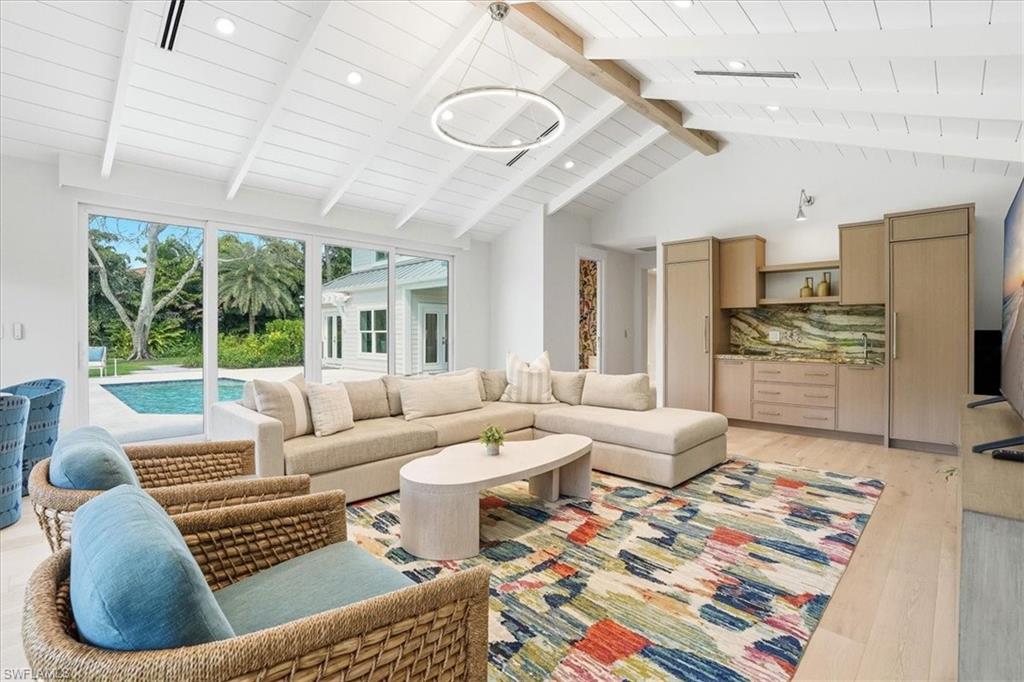 PINE RIDGE - Residential