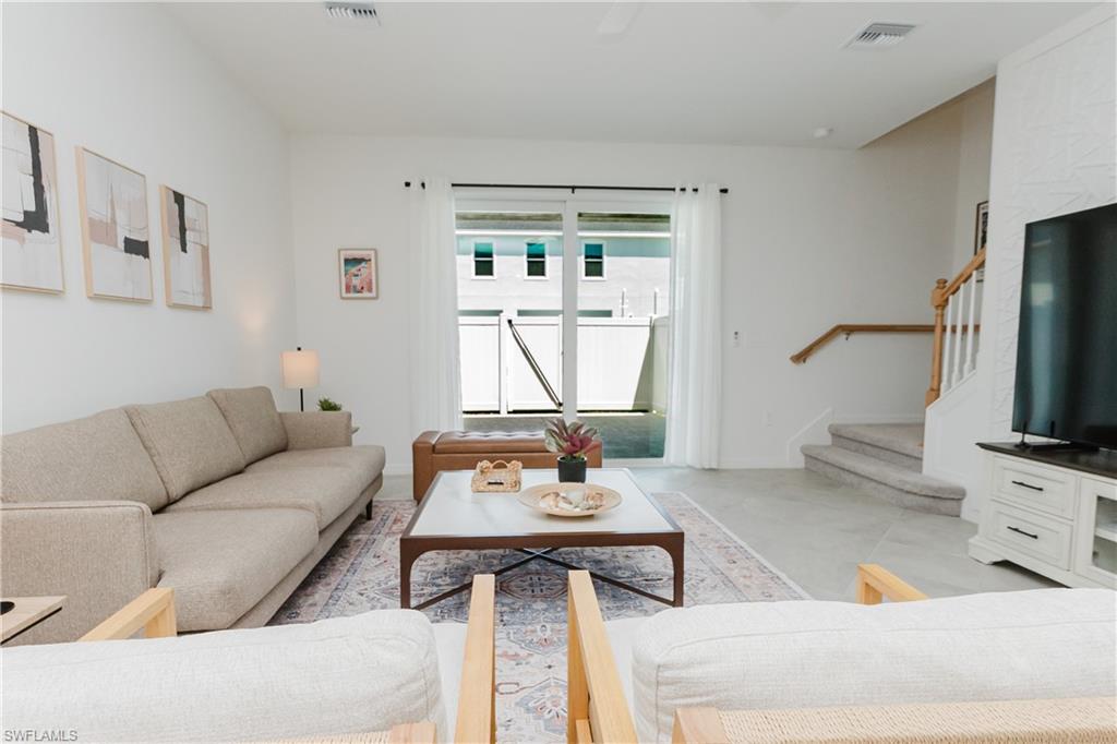 TUCKERS COVE - Residential Lease