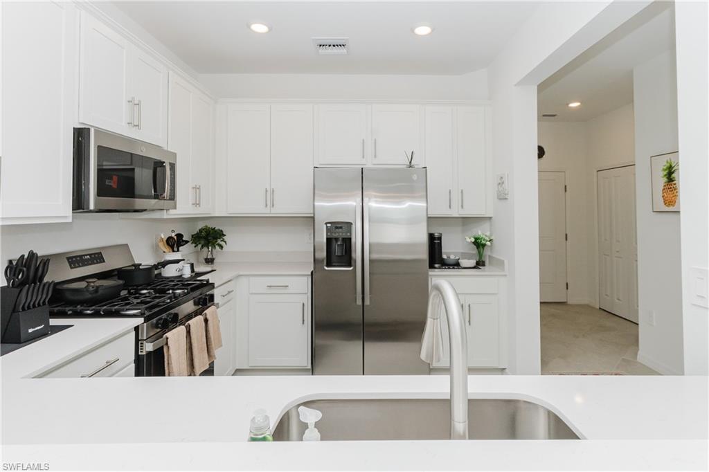 TUCKERS COVE - Residential Lease