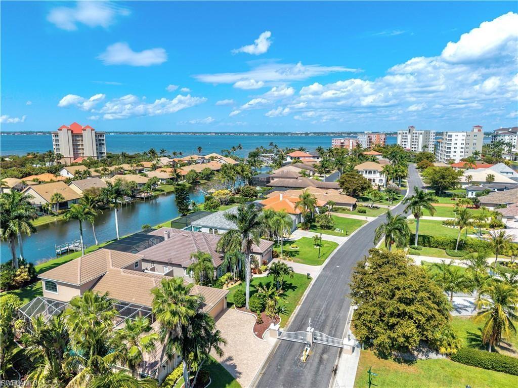 WATER'S EDGE - Residential Lease