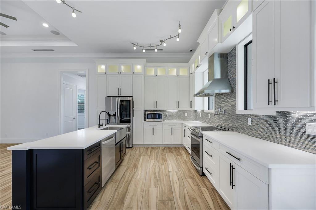 GOLDEN GATE ESTATES - Residential