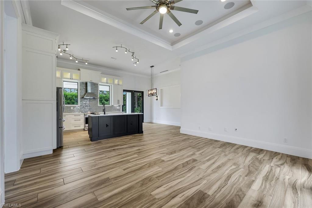 GOLDEN GATE ESTATES - Residential