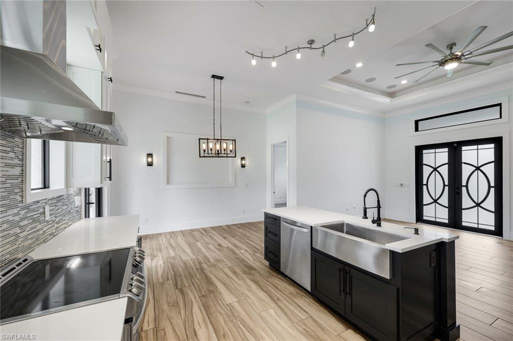 GOLDEN GATE ESTATES - Residential