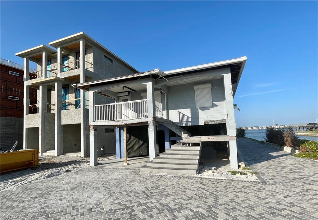 ISLAND SHORES - Residential