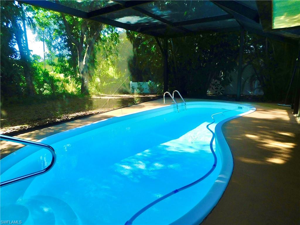 CALUSA WOODS - Residential