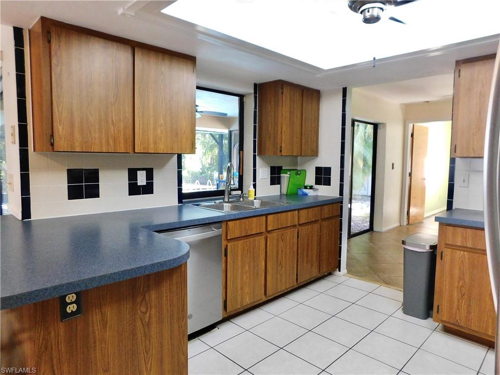 CALUSA WOODS - Residential