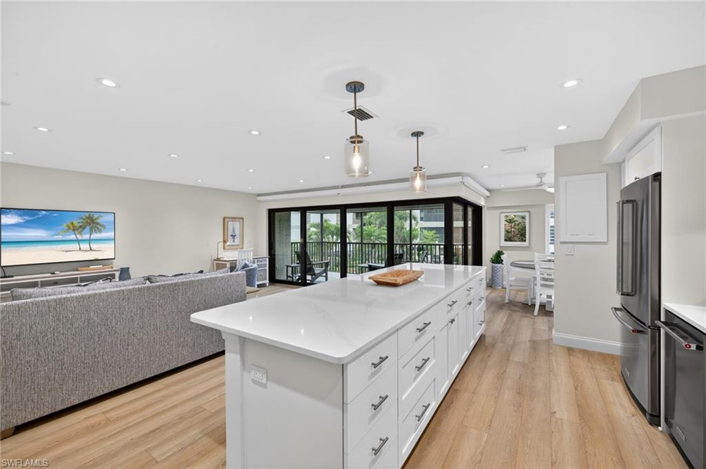 KINGS CROWN - Residential