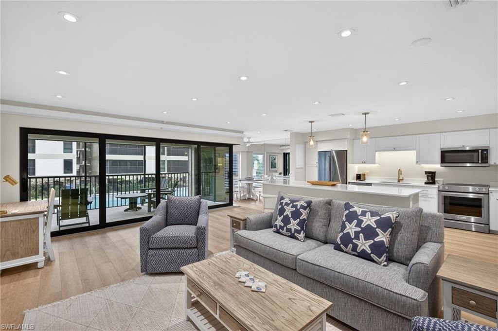 KINGS CROWN - Residential