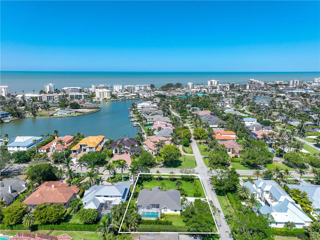 MOORINGS - Residential