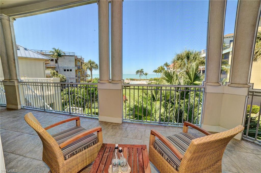 BAREFOOT BEACH - Residential
