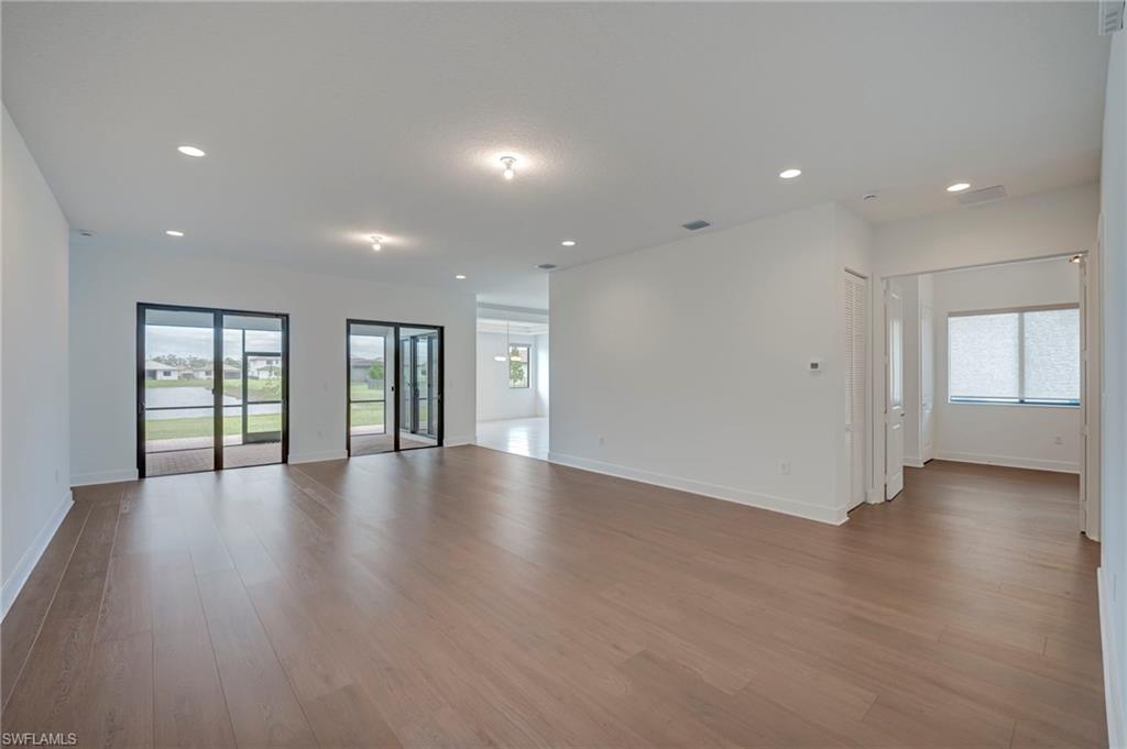 MAPLE RIDGE - Residential