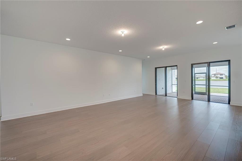 MAPLE RIDGE - Residential