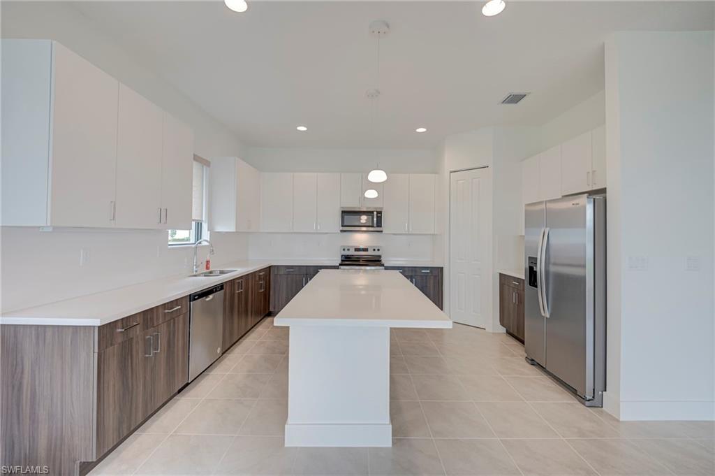 MAPLE RIDGE - Residential