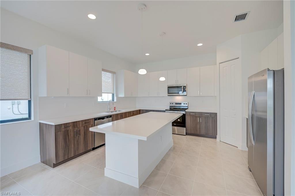 MAPLE RIDGE - Residential