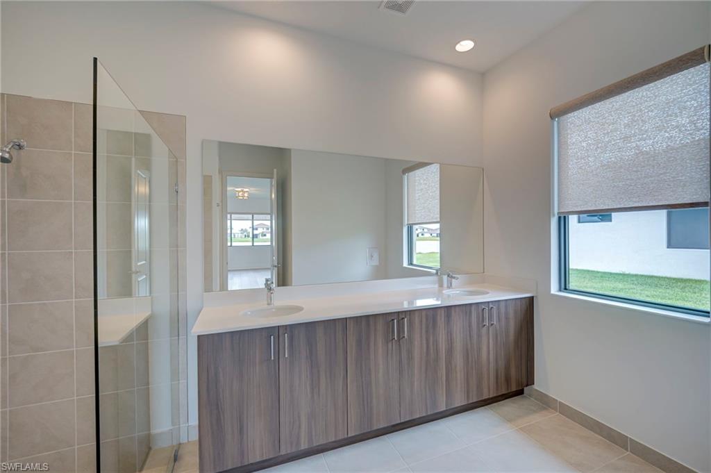 MAPLE RIDGE - Residential