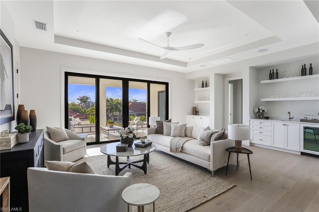MARCO BEACH - Residential