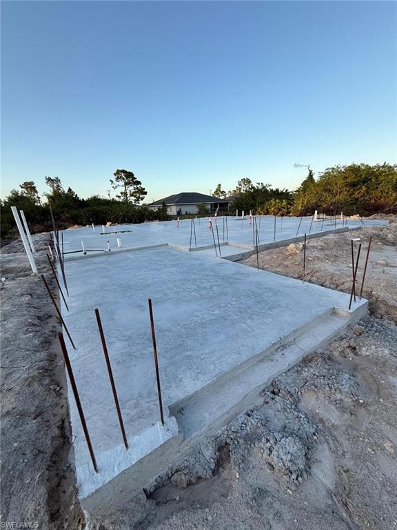 LEHIGH ACRES - Land