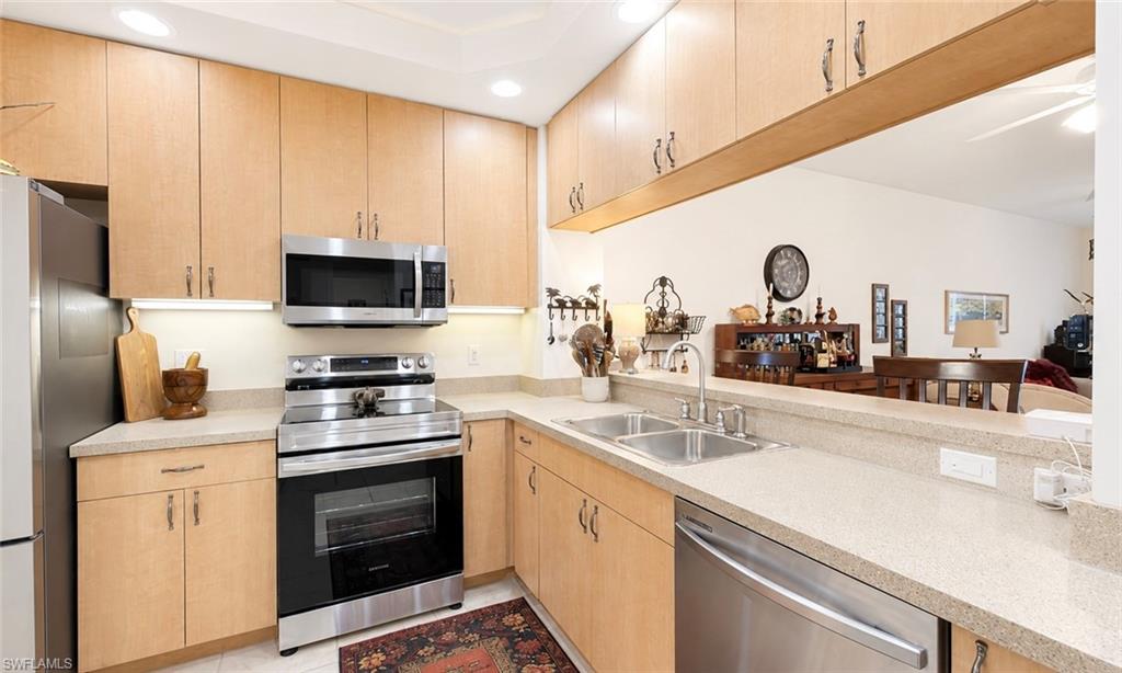 VAN LOON COMMONS - Residential
