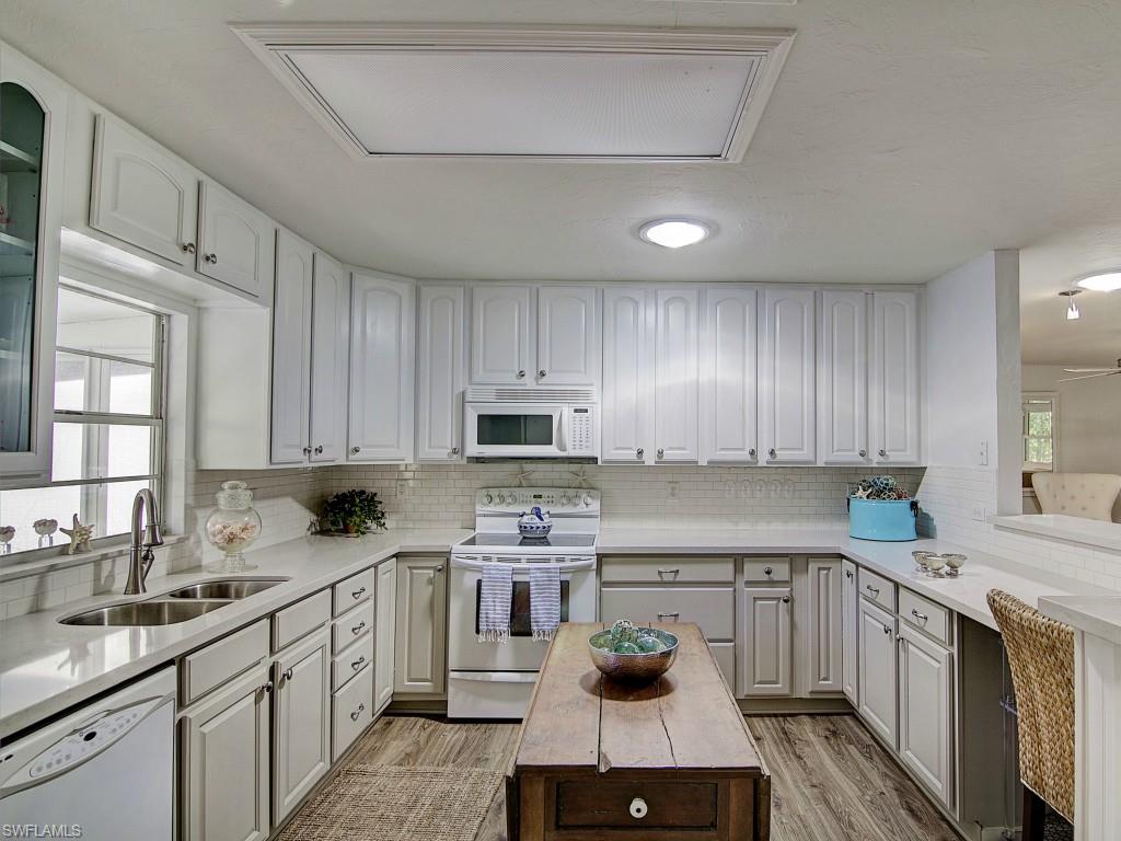 SANIBEL SHORES - Residential