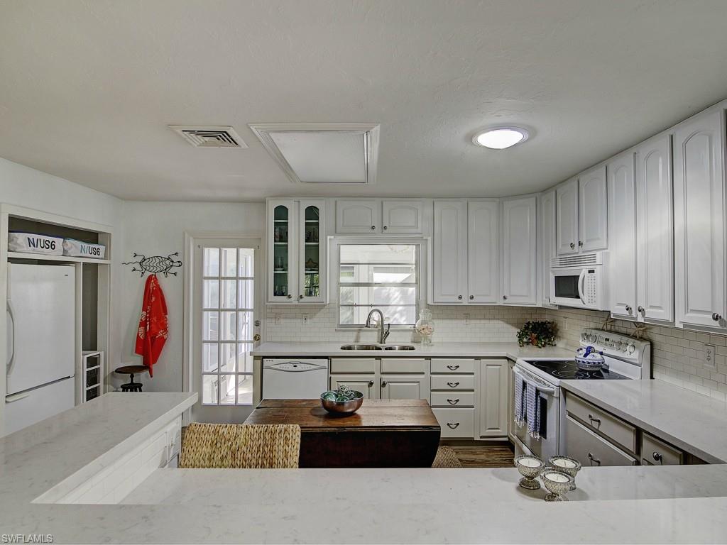 SANIBEL SHORES - Residential