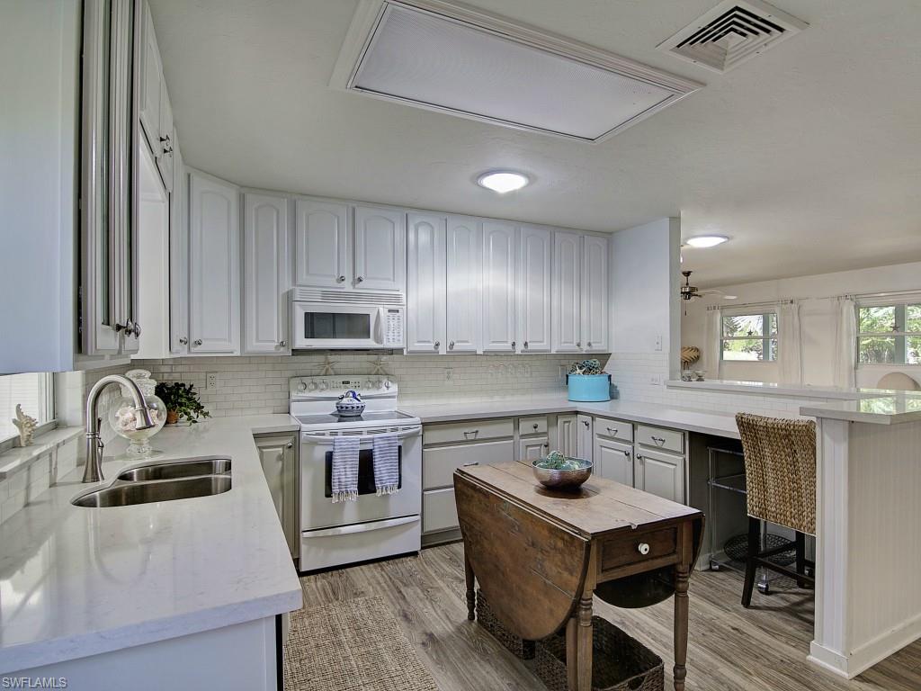 SANIBEL SHORES - Residential