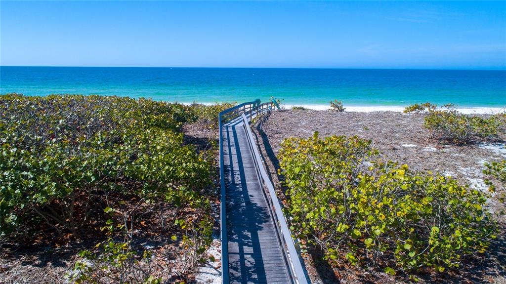 BAREFOOT BEACH CLUB - Residential