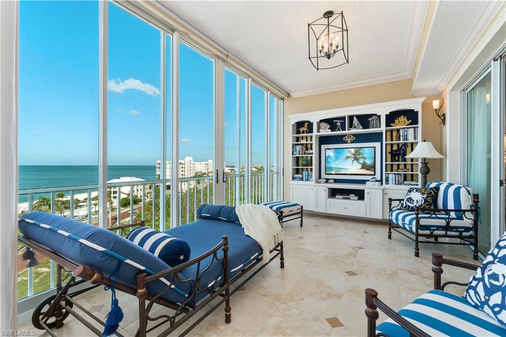BAREFOOT BEACH CLUB - Residential