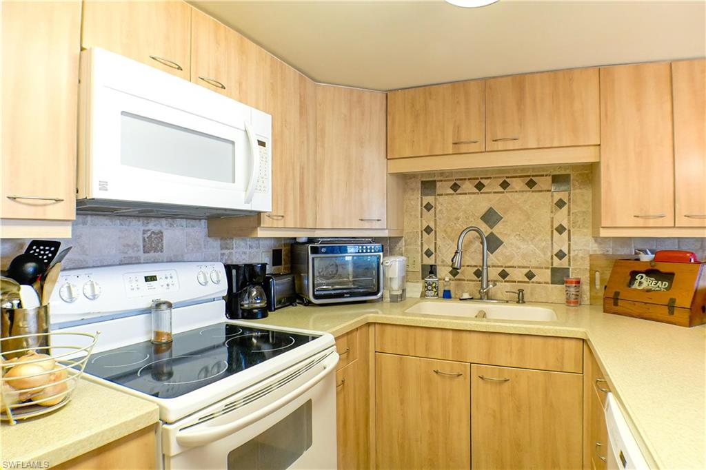 RIVERSIDE CLUB - Residential Lease