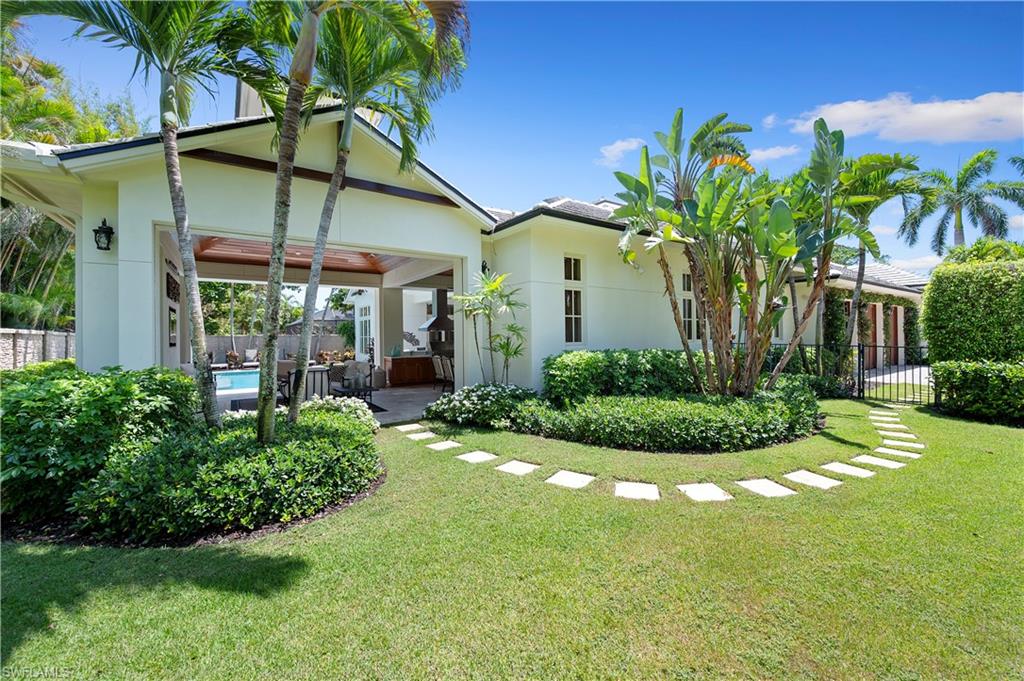 MOORINGS - Residential