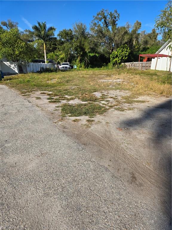NORTH FORT MYERS - Land
