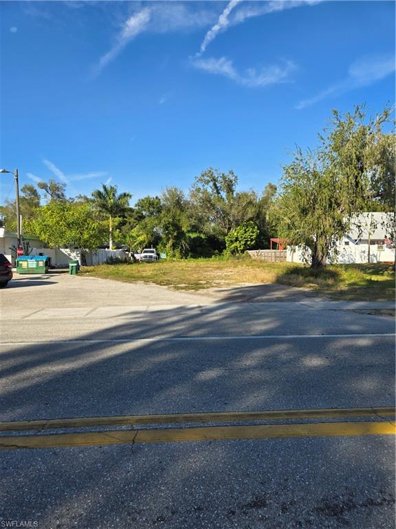 NORTH FORT MYERS - Land