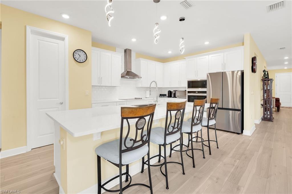 VALENCIA LAKES - Residential