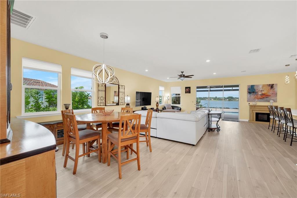 VALENCIA LAKES - Residential